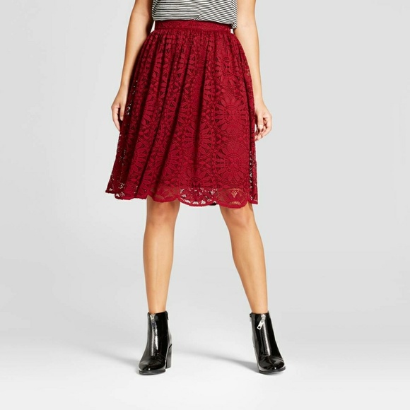 Red Lace Skirt - Picture 5 of 7